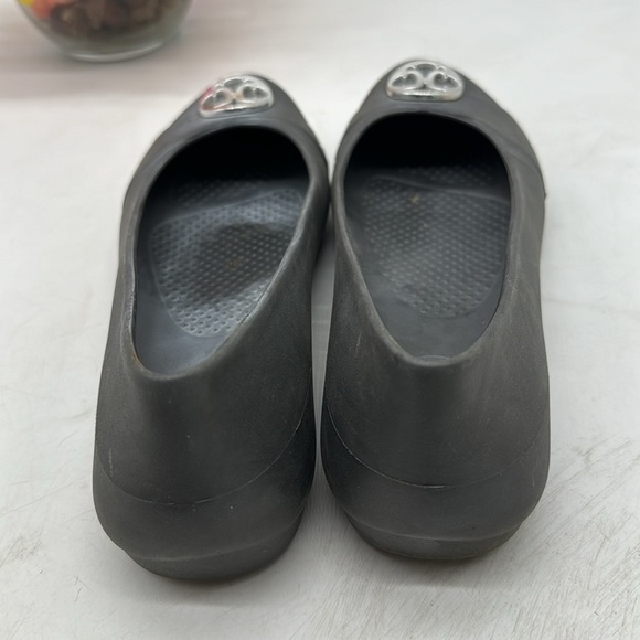 CROCS Black Ballet Flat with Medalian Size 8 CR5482 - Picture 3 of 10